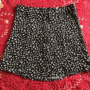 Cute skirt black and white